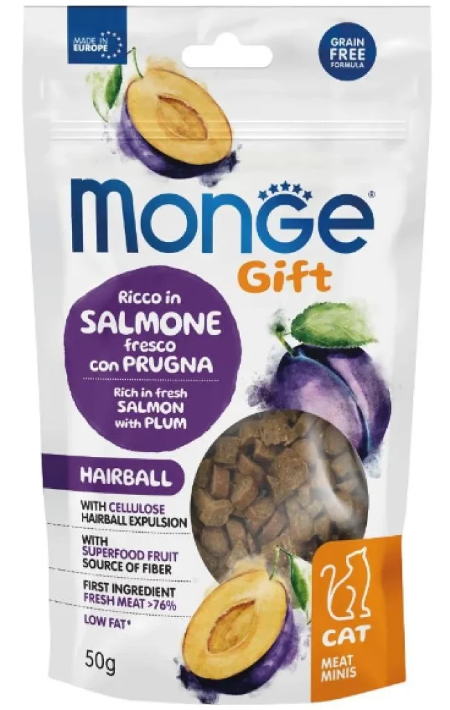 Monge Gift Cat Hairball мясные кубики со свежим лососем и сливой 50гр